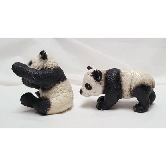 Schleich 2014 Set of 2 Black & White Sitting Standing Panda Cubs Figurines Toys - Picture 5 of 7